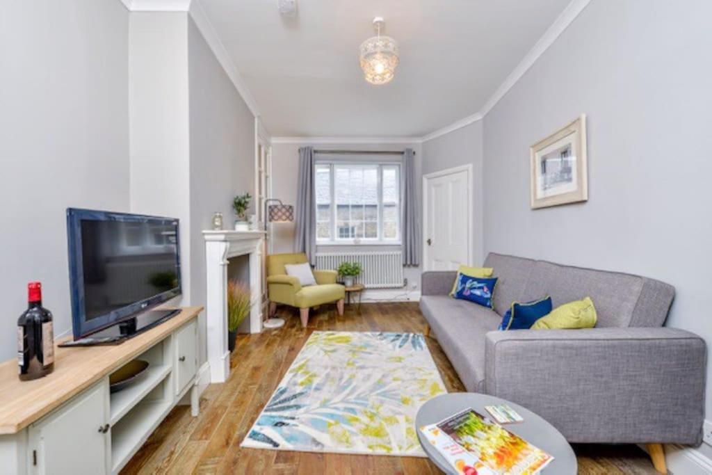 Victorian Townhouse - Stamford Centre - 2 Big Bedrooms, Living Room Kitchen Etc Tastefully Decorated Luaran gambar