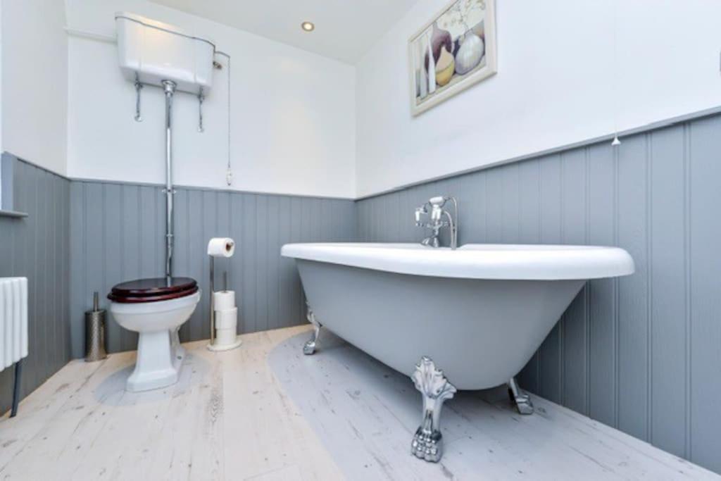 Victorian Townhouse - Stamford Centre - 2 Big Bedrooms, Living Room Kitchen Etc Tastefully Decorated Luaran gambar